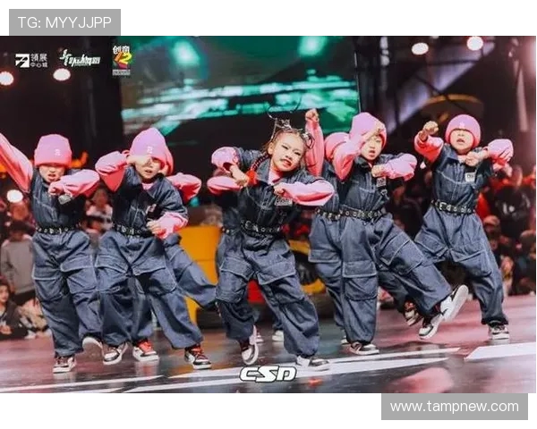 全国街舞灵活性评比揭晓上海街舞队荣获第十名殊荣