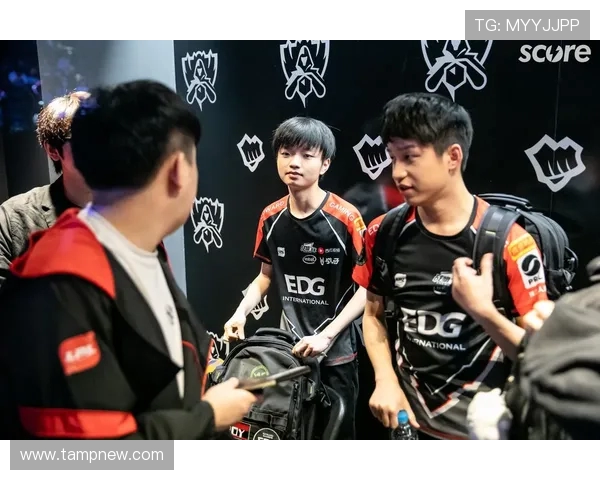 和平精英巨献：深入解析EDG战队当前状态与战术布局