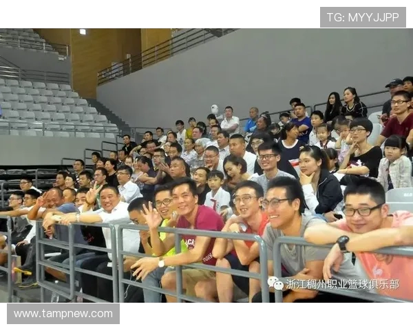 杭州篮球队的节奏变革引发热议球迷期待新战术带来的精彩表现 杭州篮球队的节奏变革引发热议球迷期待新战术带来的精彩表现