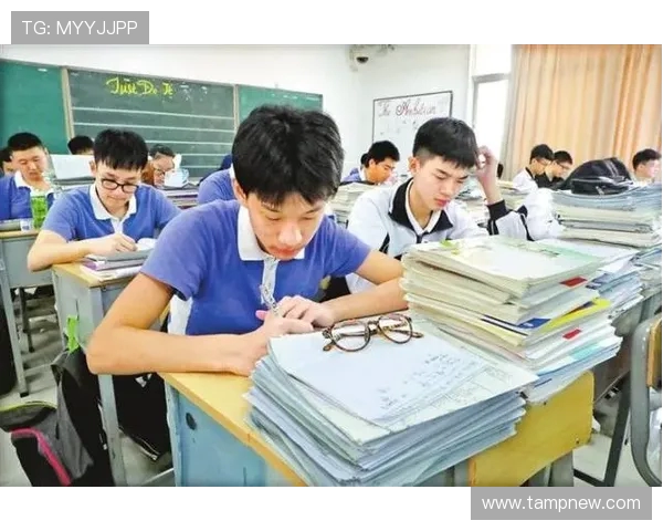 深圳攀岩队配合争议引发热议队员间默契与信任的考验