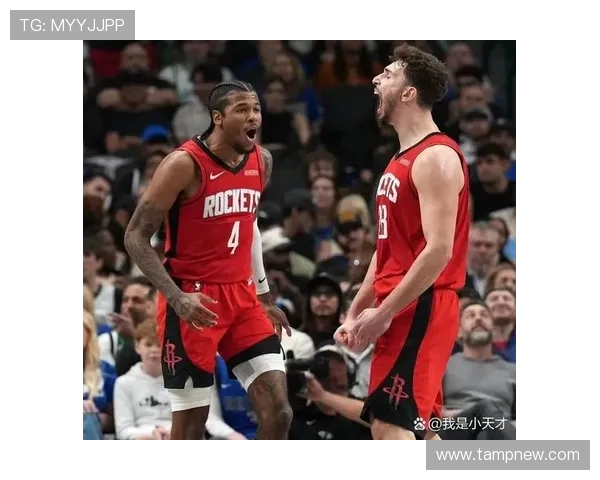 勇士与火箭激战正酣NBA季后赛精彩对决引发球迷热议