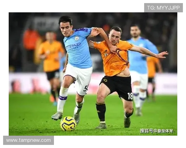 狼队与曼联激战正酣谁能在这场对决中笑到最后