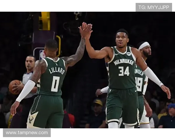 篮网与雄鹿对决技术统计分析揭示比赛关键数据与球员表现 篮网与雄鹿对决技术统计分析揭示比赛关键数据与球员表现