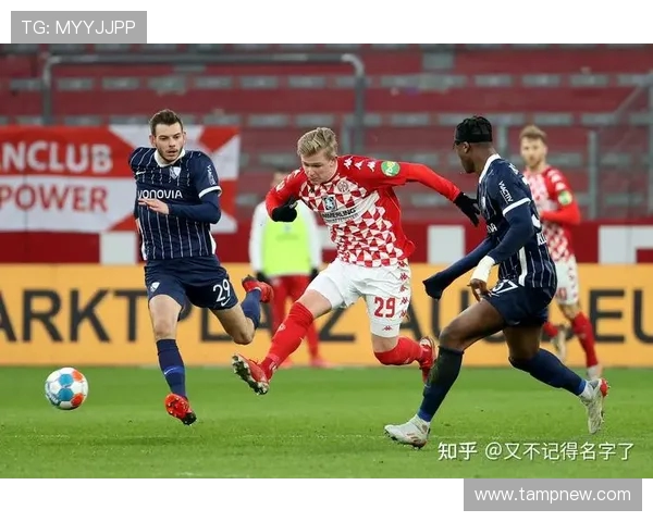 美因茨与赖红牛激战正酣谁能在德甲赛场上笑到最后