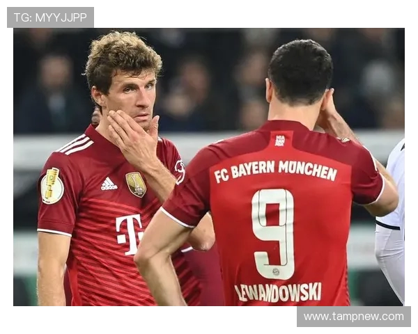 莱万回归老东家引发拜仁球迷愤怒称其忘恩负义情绪高涨