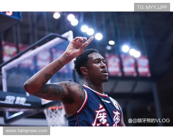 马尚布鲁克斯：从CBA明星到国际赛场的篮球传奇之路