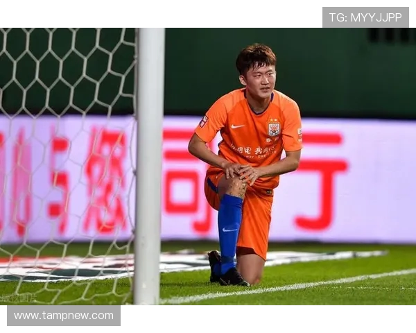 鲁能与广州恒大激战正酣谁能在这场巅峰对决中笑到最后